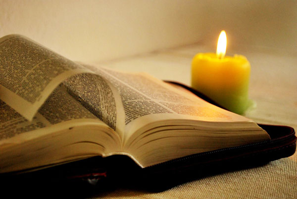 prima-bibbia-e-candela